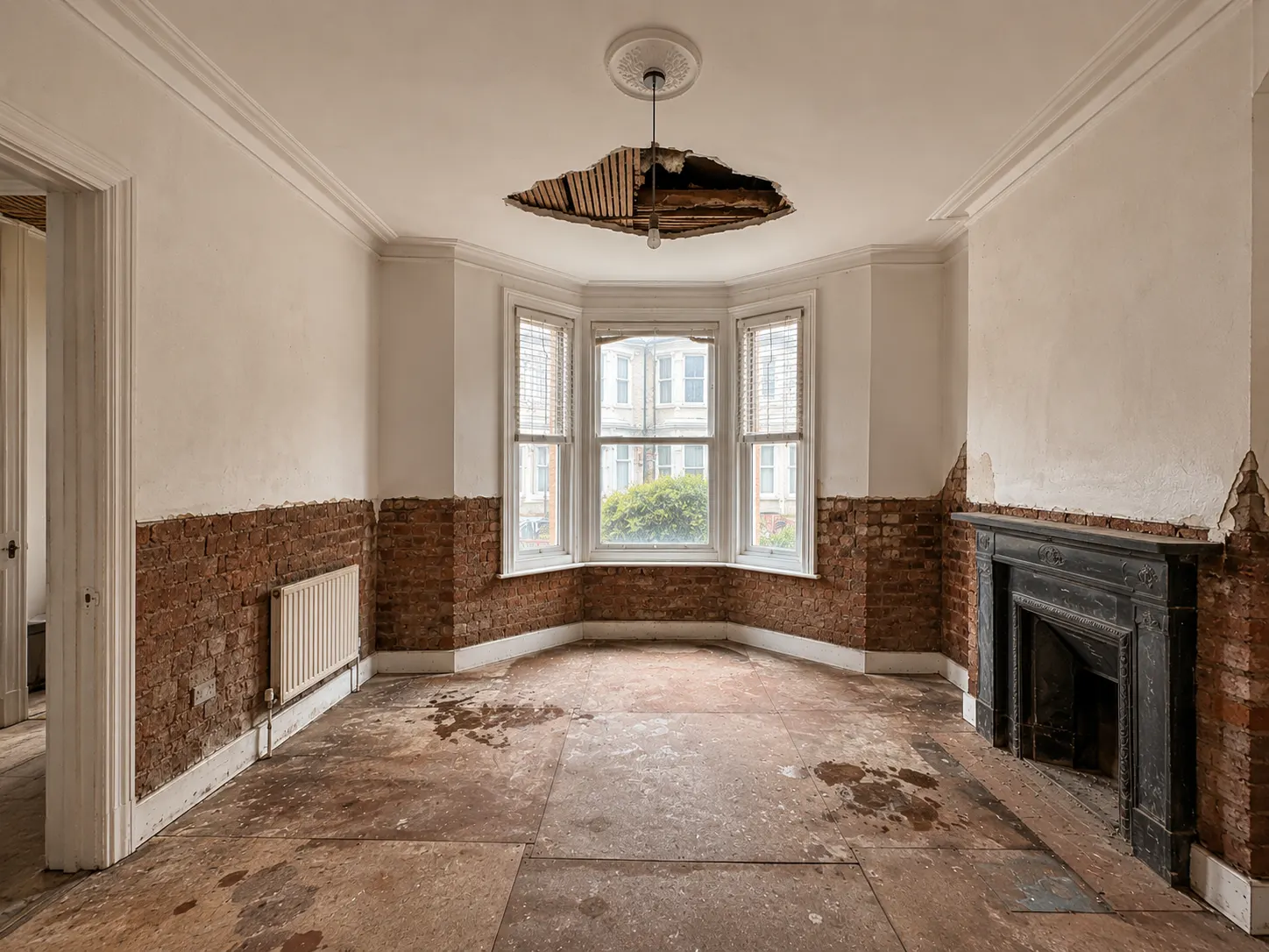 Living space 4 before renovation